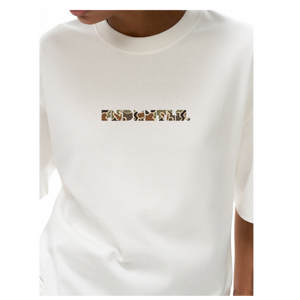 White crew neck Graphic t-shirt from Fndmntls Duck Camo Heavyweight Tee collection in inches and centimeters